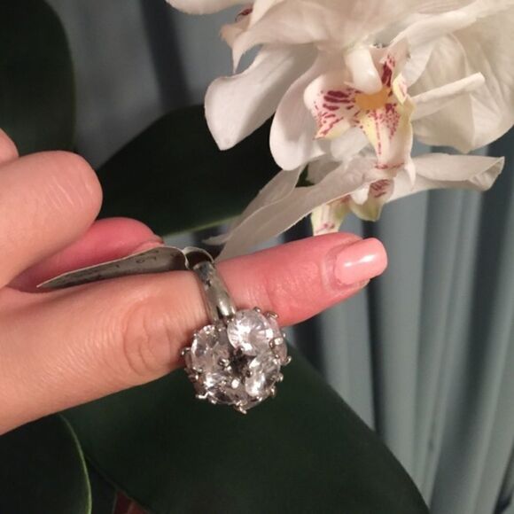 🎉1 hr sale🎉Cache ring - Picture 3 of 4